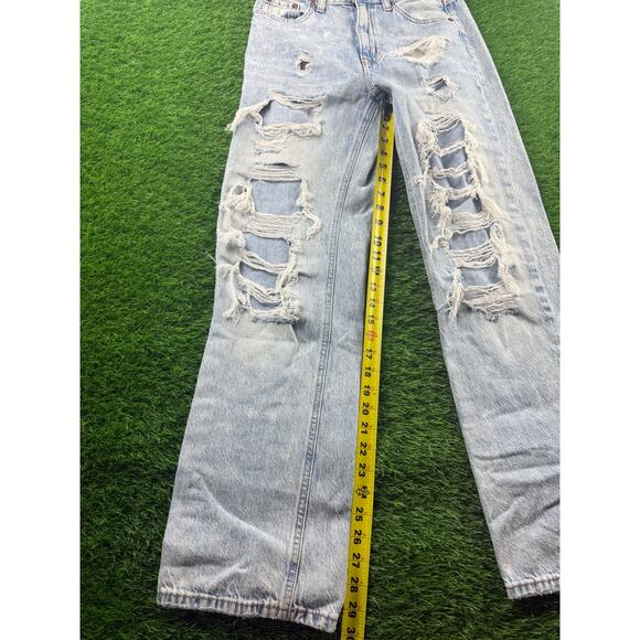 Aeropostale Womens Mom Jeans Light Wash Distressed High Rise Sz 2R Ripped Knees - Picture 7 of 12